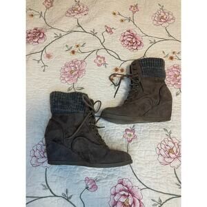(Sold)grey y2k lace up wedge bootie